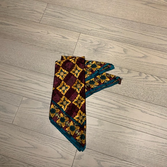 Vintage Hardy Amies London Square Scarf - Picture 7 of 14